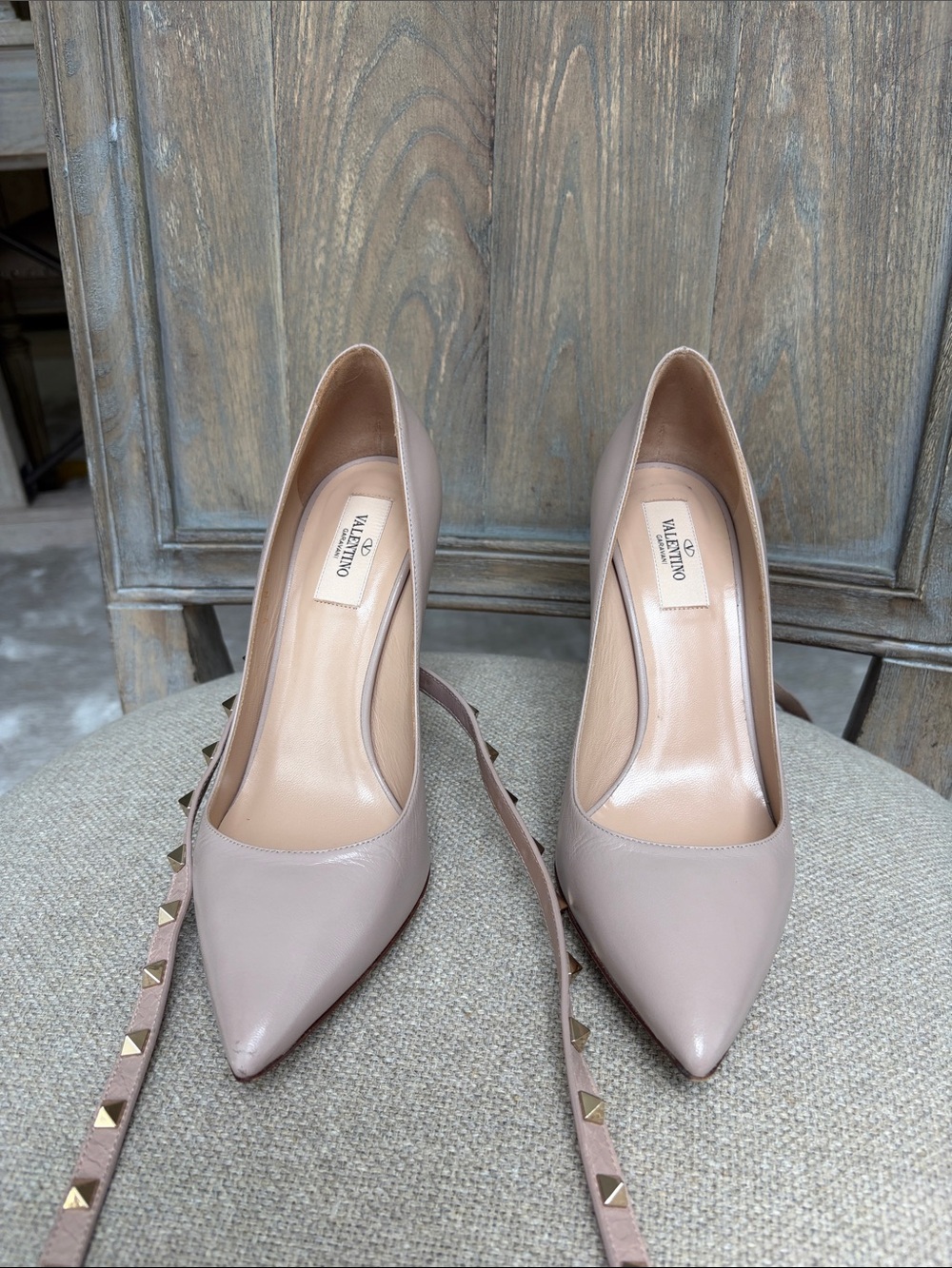 Valentino Garavani Rockstud Studwrap High Heel Pumps - Poudre - Picture 10 of 10